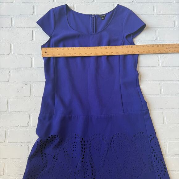 Ann Taylor Women's Purple Eyelet Pencil Short Sleeve Knee Length Dress sz 10 - Picture 4 of 5
